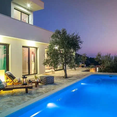 Vila Chic A Luxury In Makarska, Pool And Gym *